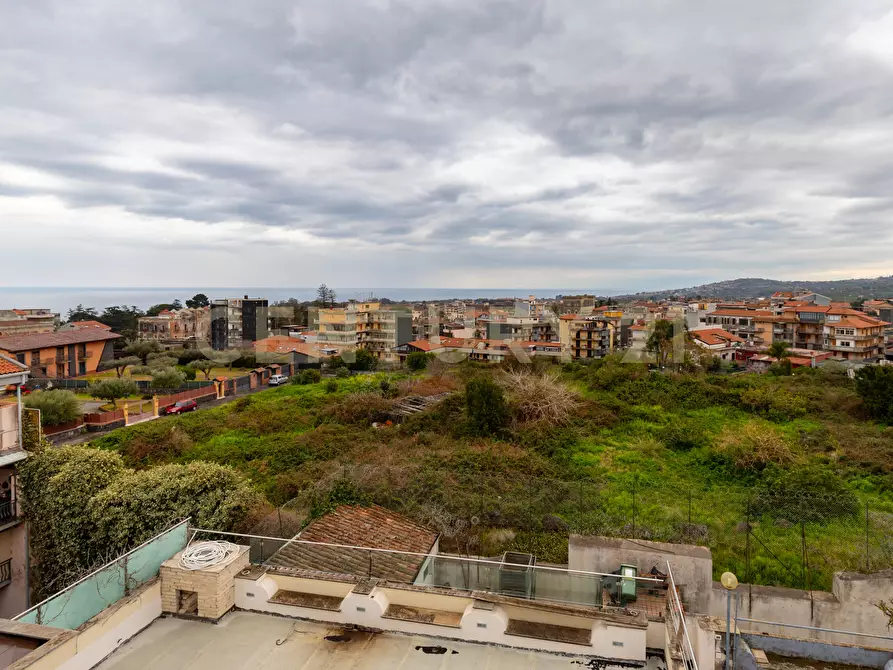 Immagine 69 di Pentalocale in vendita  in Via Lorenzo Maddem 67 a Acireale