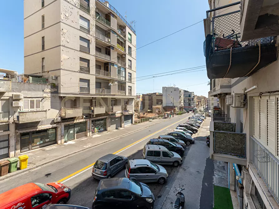 Immagine 23 di Trilocale in vendita  in Via Vittorio Emanuele II 627 a Catania