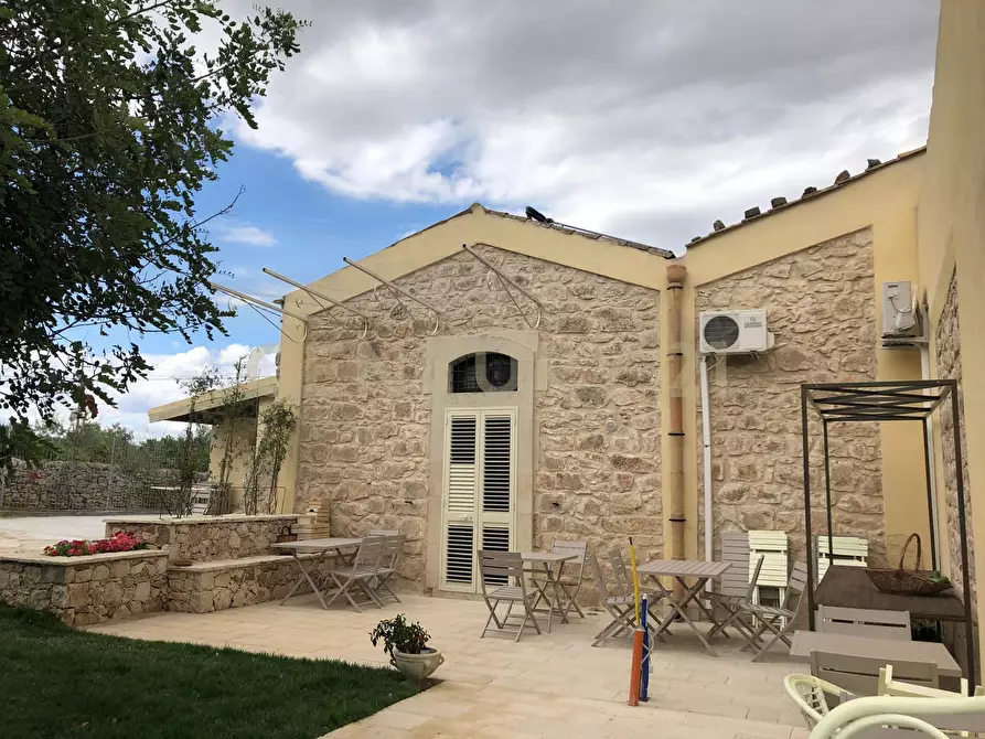 Immagine 11 di Rustico / casale in vendita  a Noto