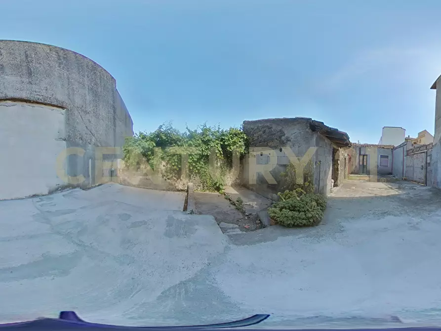 Immagine 2 di Casa indipendente in vendita  in Via San Martino 10 a Camporotondo Etneo