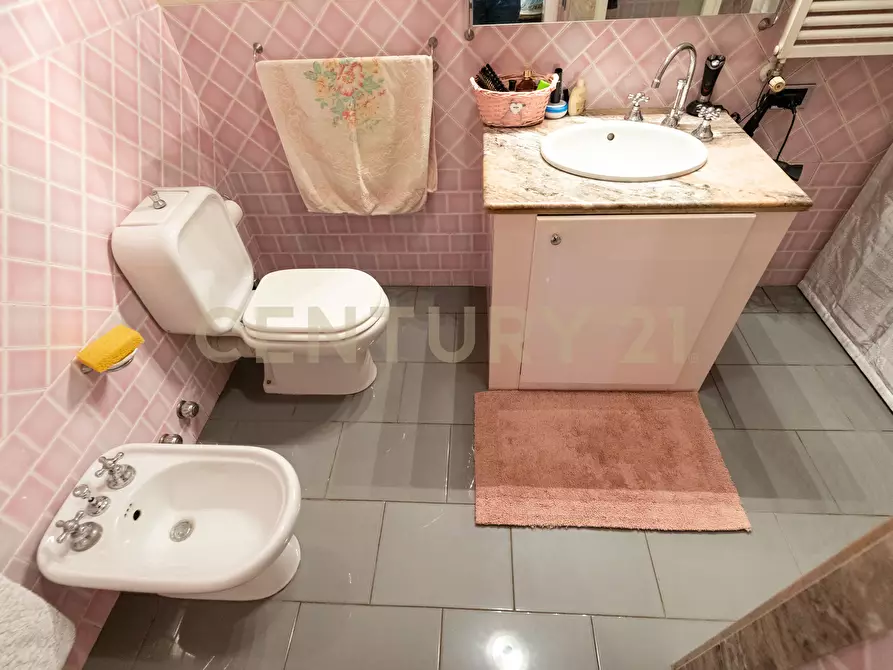 Immagine 37 di Villa in vendita  in Via Salemi 19 a Mascalucia