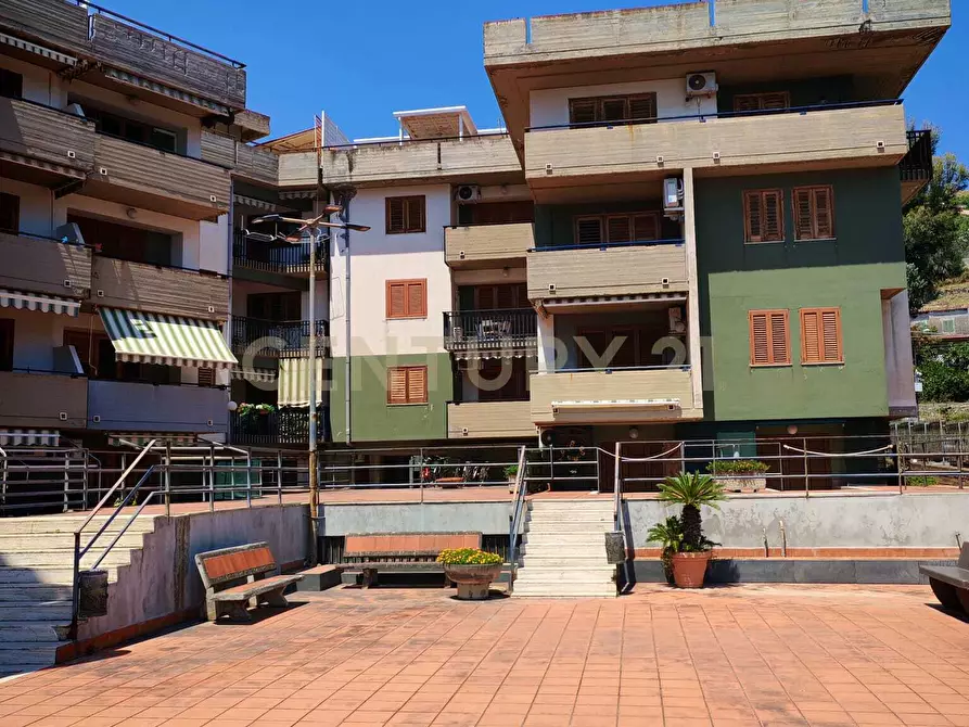 Immagine 39 di Trilocale in vendita  in Via dei Normanni 1 a Sant'alessio Siculo