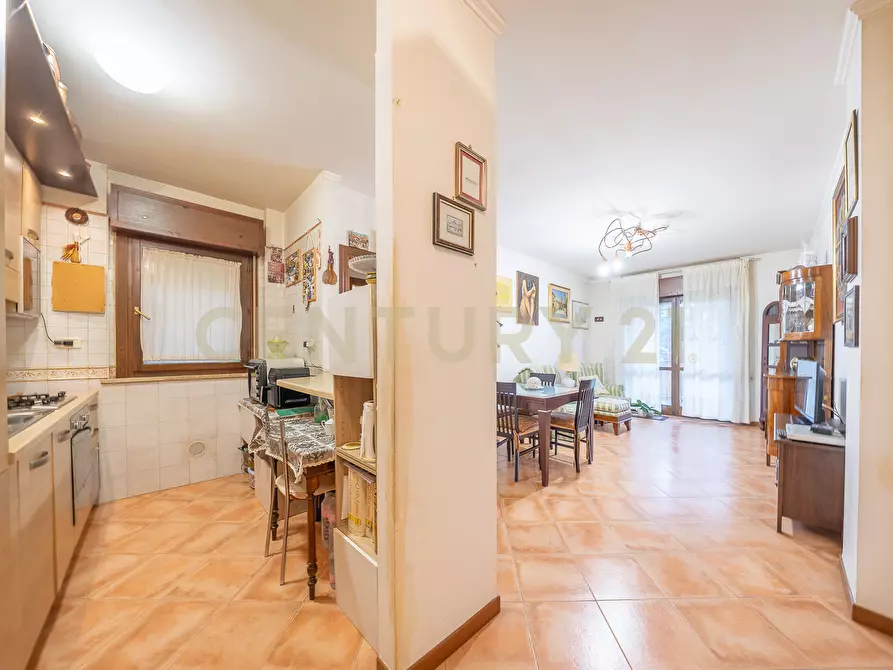 Immagine 8 di Bilocale in vendita  in Via Paolo Stoppa 38 a Roma