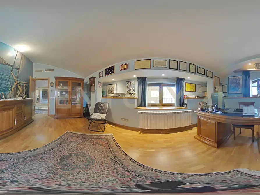 Immagine 29 di Villa in vendita  in Via Brinzio 20 a Aci Catena