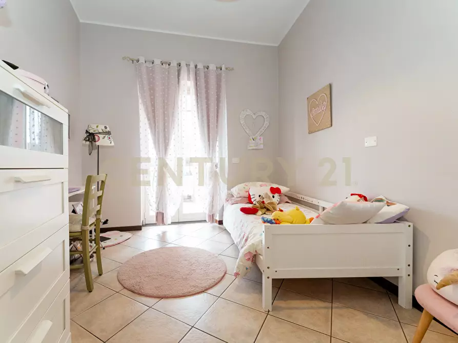 Immagine 26 di Pentalocale in vendita  in Via Crocifisso 26 a Aci Castello