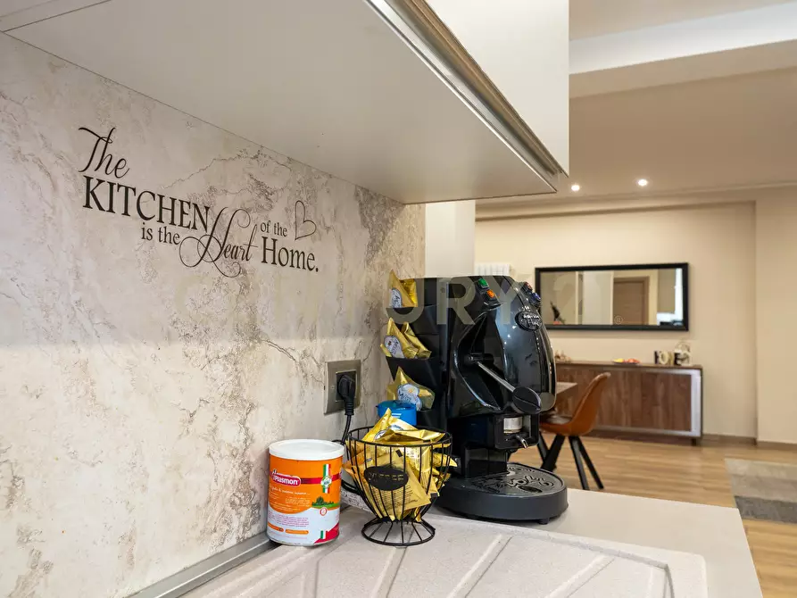 Immagine 10 di Pentalocale in vendita  in Via Lo Jacono Francesco 53 a Sant'agata Li Battiati