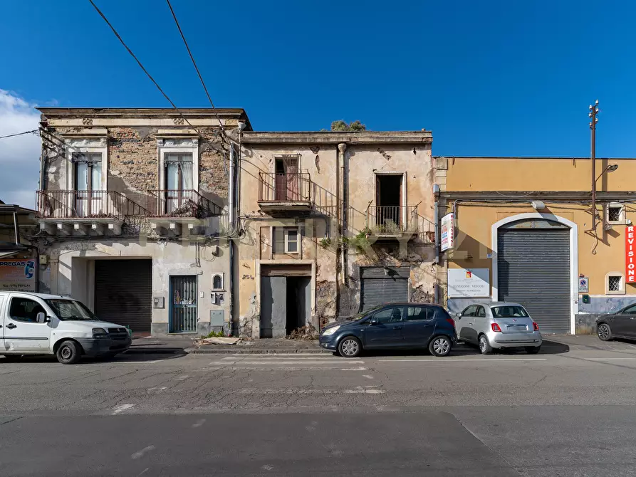 Immagine 2 di Casa indipendente in vendita  in Via Zia Lisa 252 a Catania