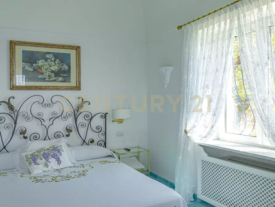 Immagine 22 di Villa in vendita  in Strada Faro di Carena 80 a Anacapri