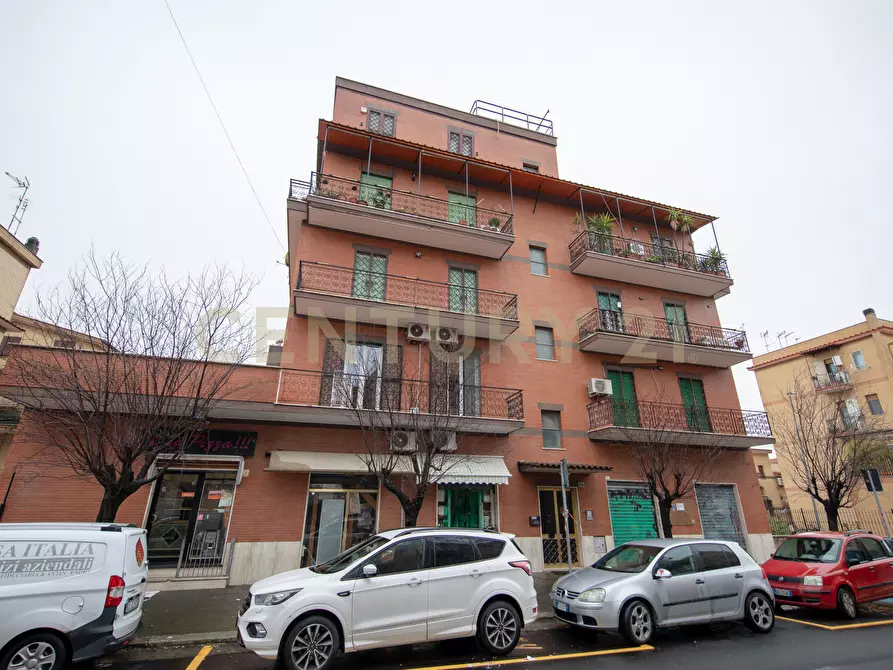 Immagine 30 di Bilocale in vendita  in Via Enrico Bondi 294 a Roma