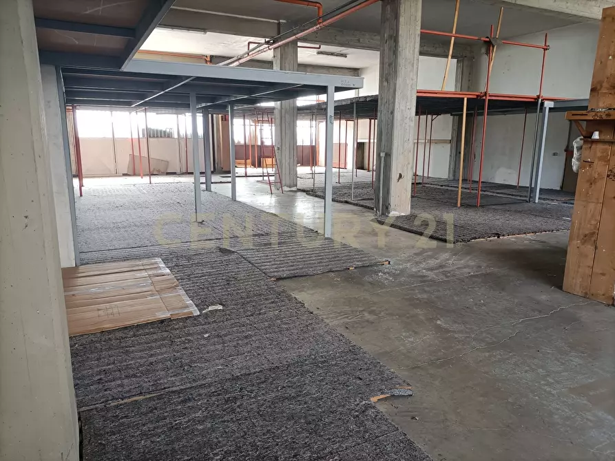 Immagine 2 di Magazzino in affitto  a Viagrande