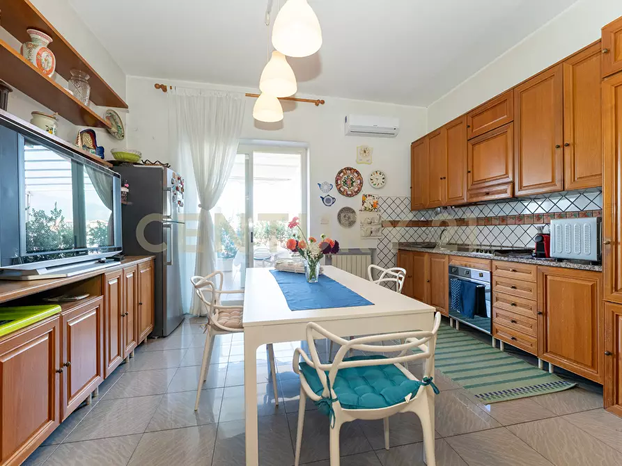 Immagine 9 di Pentalocale in vendita  in Via Salvatore Vigo 106 a Acireale