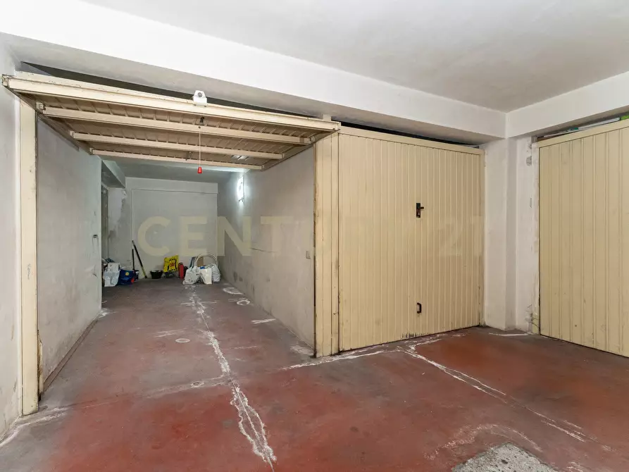 Immagine 38 di Quadrilocale in vendita  in Via Giolitti Giovanni SNC a Gravina Di Catania