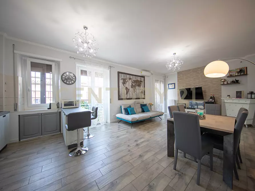 Immagine 1 di Quadrilocale in vendita  in Viale della Venezia Giulia 151 a Roma