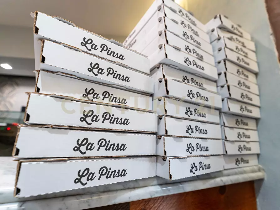Immagine 14 di Pizzeria / Pub in vendita  in Via Umberto 80 a Sant'agata Li Battiati