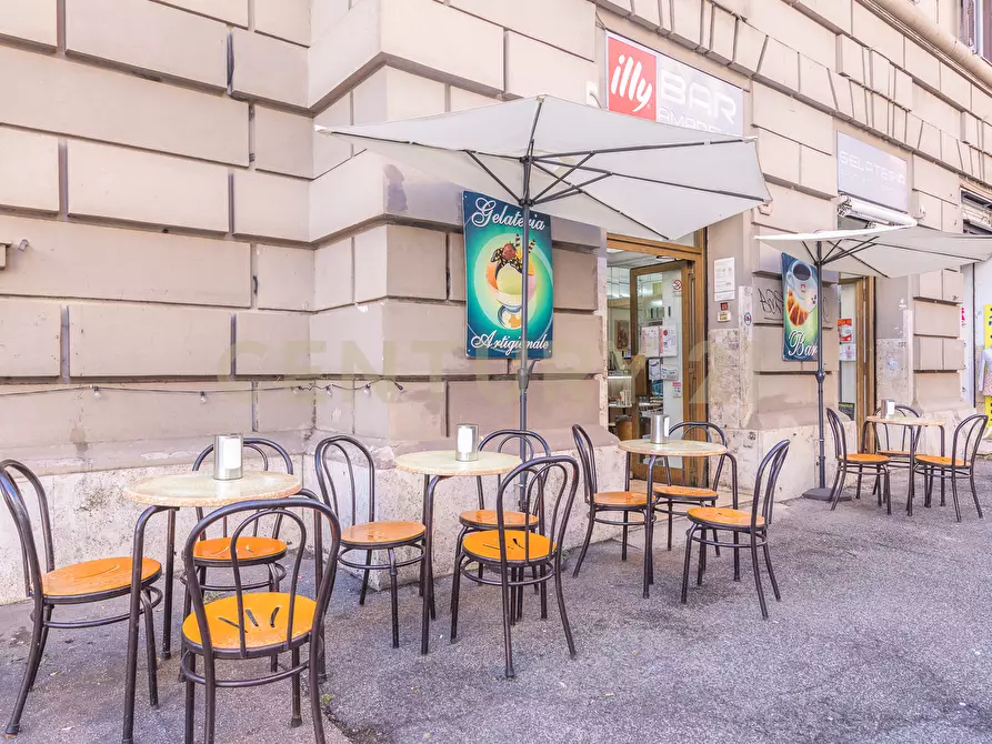 Immagine 32 di Quadrilocale in vendita  in Via Nemorense 26/28 a Roma