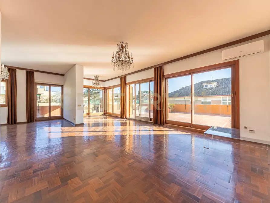 Immagine 1 di Attico in vendita  in Via Francesco Borgatti 18 a Roma