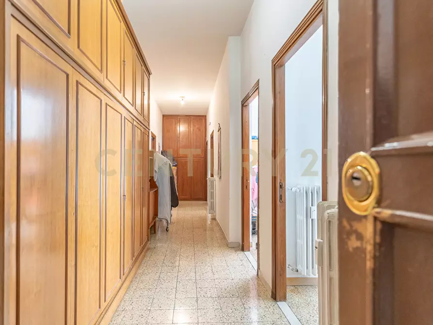 Immagine 5 di Trilocale in vendita  in Via Rosa Guarnieri Carducci 3 a Roma