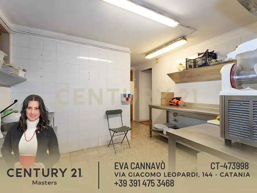 Immagine 43 di Bar / Ristorante in vendita  in Piazza Tivoli 4 a Tremestieri Etneo