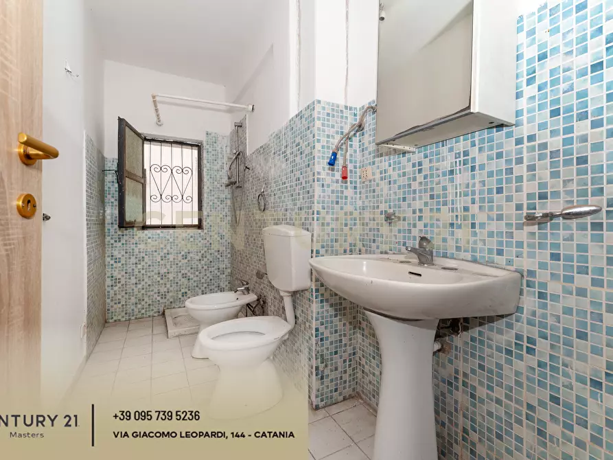 Immagine 67 di Quadrilocale in vendita  in Stradale Cravone 105 a Catania