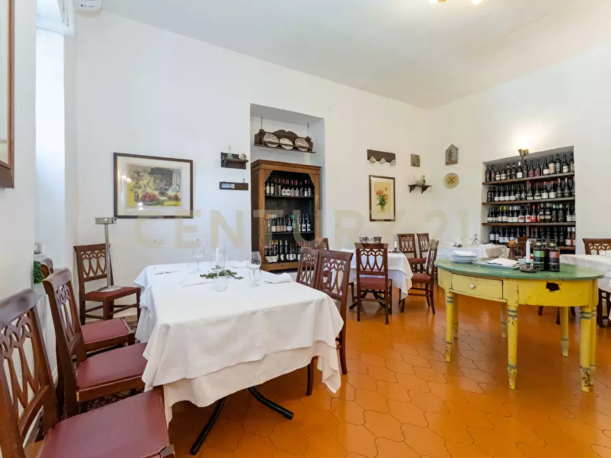 Immagine 3 di Bar / Ristorante in vendita  in Via Piave 3 a San Giovanni La Punta