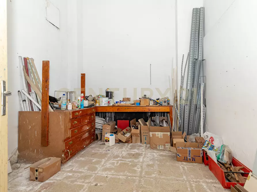 Immagine 38 di Locale commerciale in vendita  in Viale Mario Rapisardi 186 a Catania