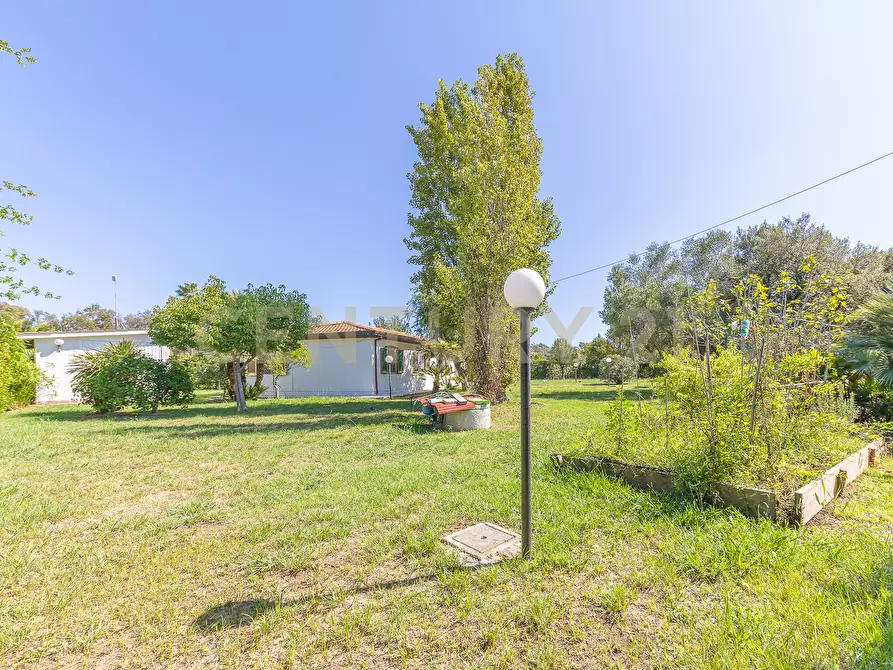 Immagine 40 di Villa in vendita  in Strada Isola Bella 43 a Latina
