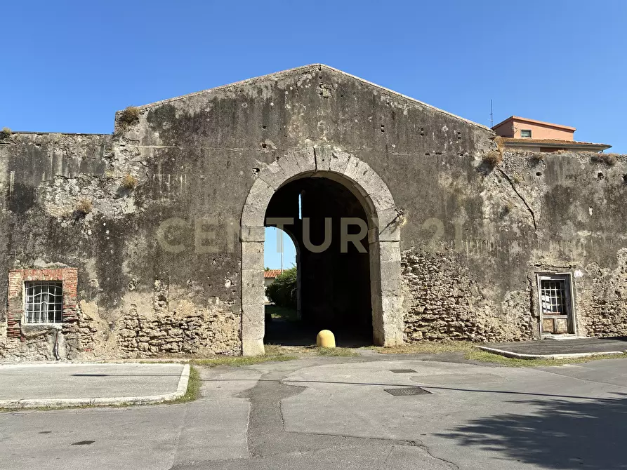 Immagine 14 di Quadrilocale in vendita  in Via Vittorio Alfieri 2 a Orbetello