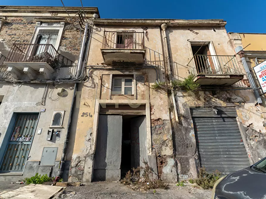 Immagine 3 di Casa indipendente in vendita  in Via Zia Lisa 252 a Catania