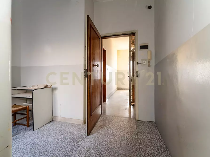 Immagine 11 di Pentalocale in vendita  in Piazza Spedini 8 a Catania