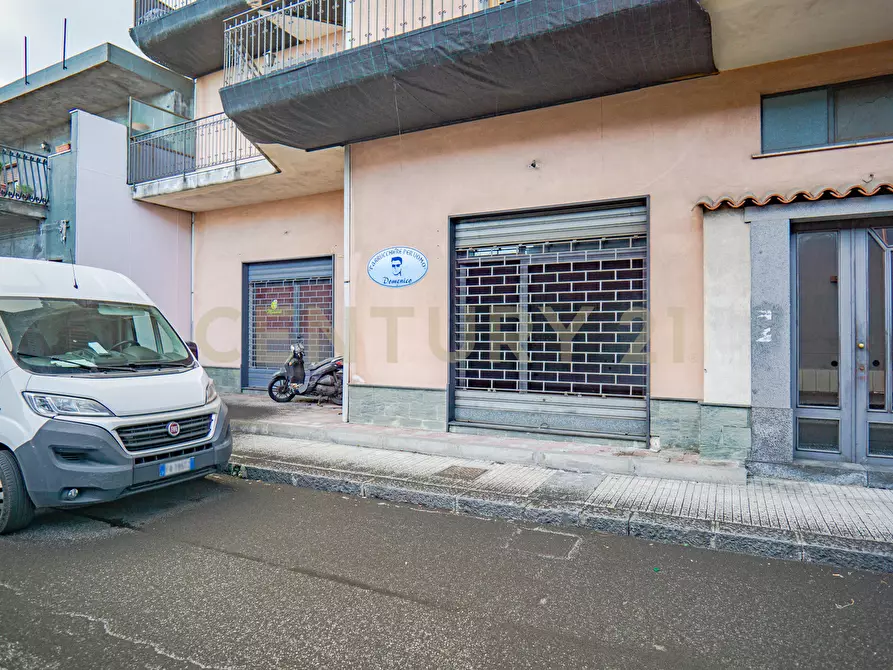 Immagine 4 di Locale commerciale in vendita  in Via Provinciale 194 a Santa Venerina