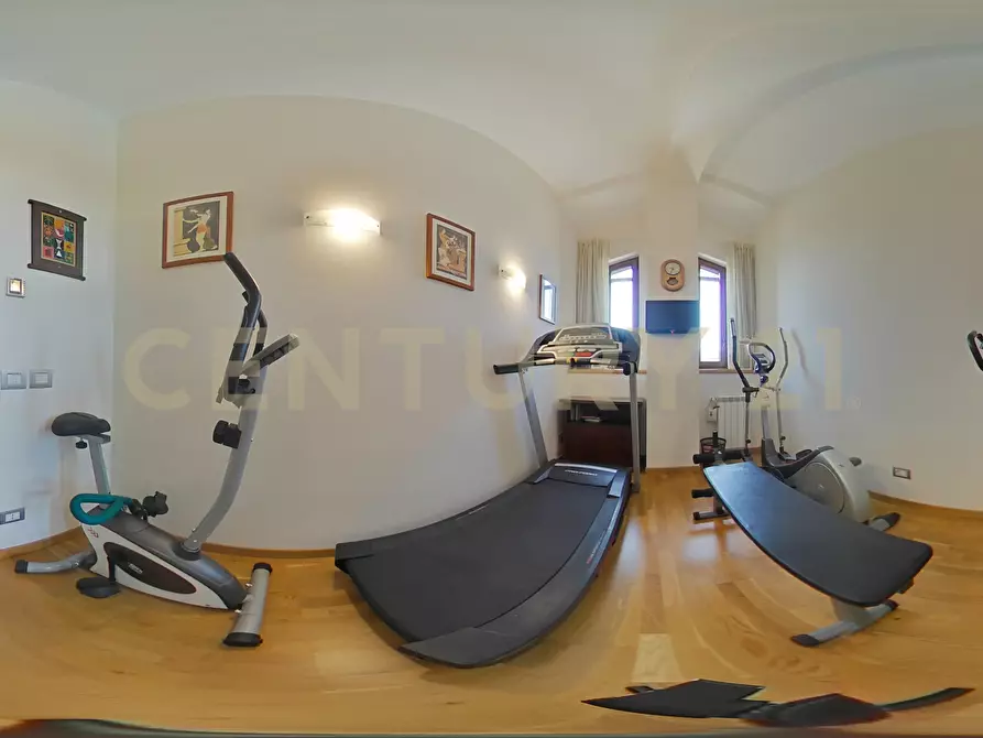 Immagine 79 di Villa in vendita  in Via Brinzio 20 a Aci Catena