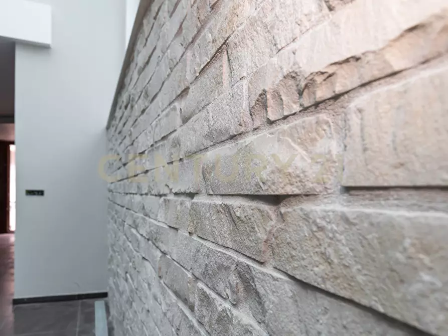 Immagine 13 di Pentalocale in vendita  in Via Lorenzo Maddem 67 a Acireale