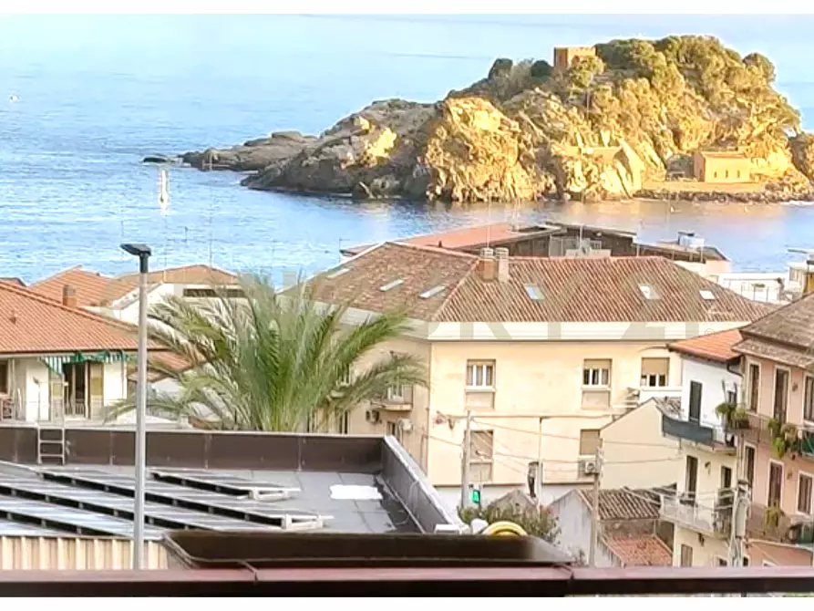 Immagine 38 di Appartamento in vendita  in Via Spagnola 51 a Aci Castello