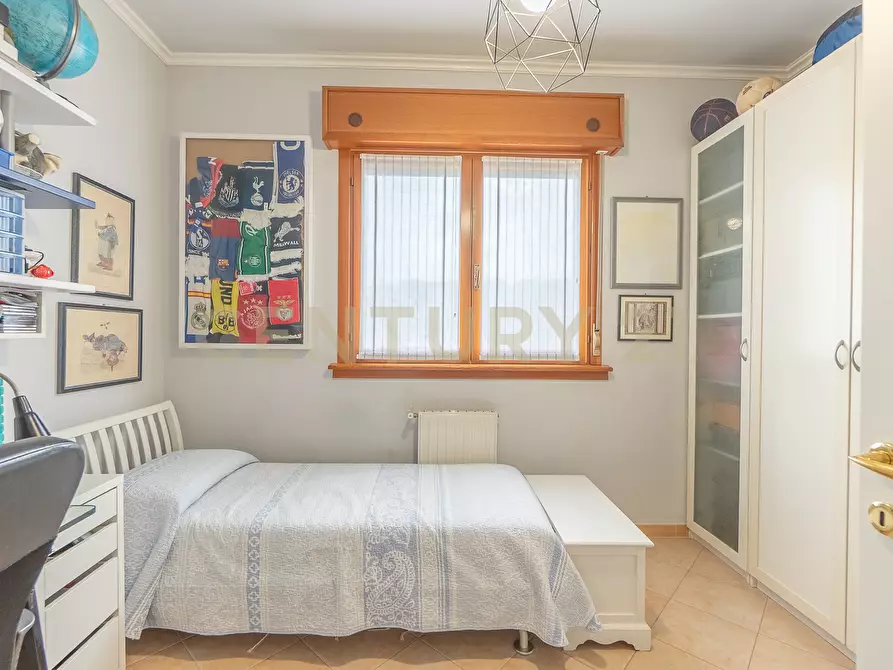 Immagine 34 di Quadrilocale in vendita  in Via Moggio Udinese 28 a Roma