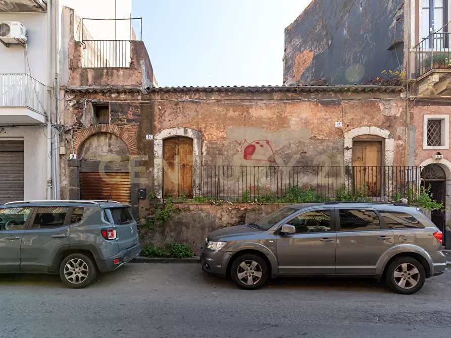 Immagine 2 di Casa indipendente in vendita  in Via Ittar 24 a Catania