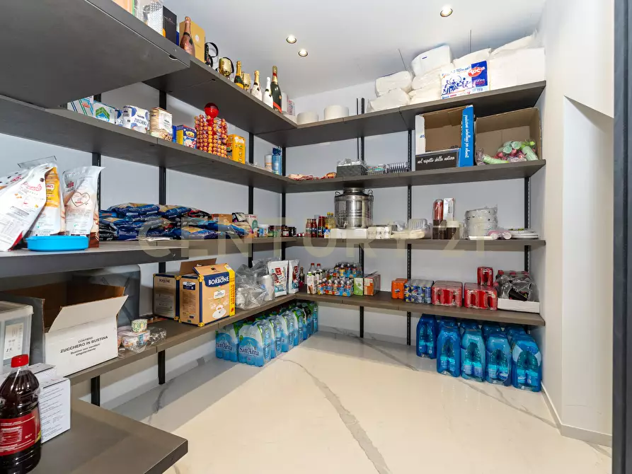 Immagine 46 di Villa in vendita  in Via Sant' Andrea 8 a Catania