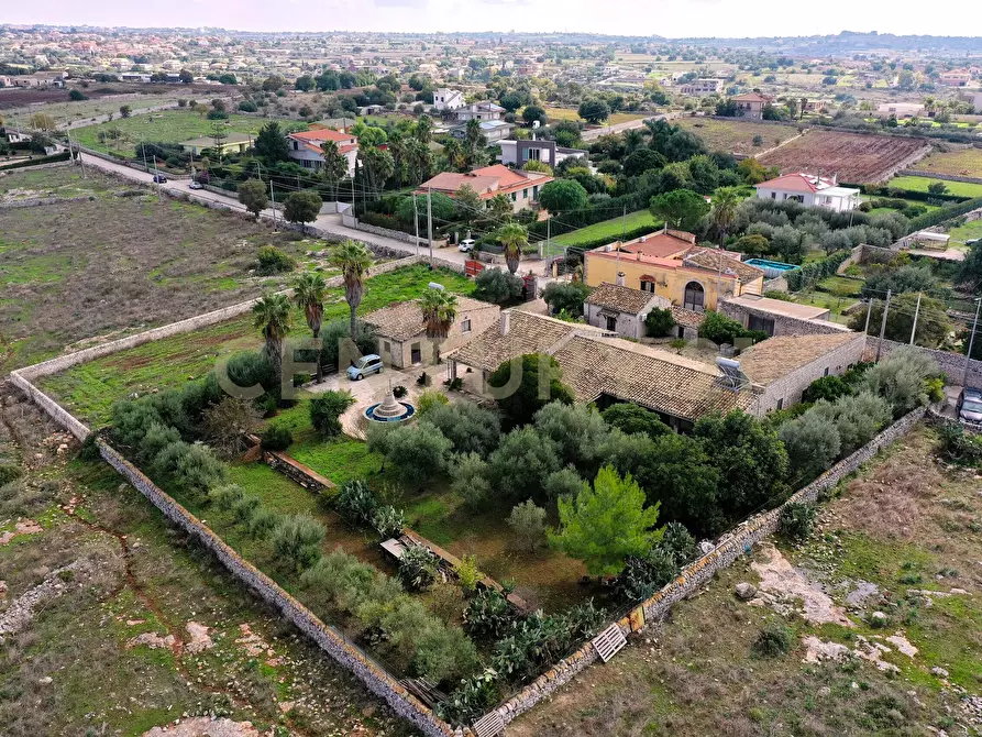 Immagine 40 di Villa in vendita  in Ctr. Pirato Cava Maria 37 a Modica