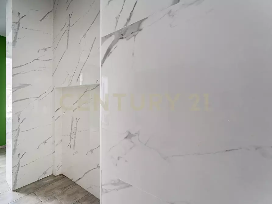 Immagine 15 di Locale commerciale in vendita  in Via Mario Sangiorgi 56 a Catania