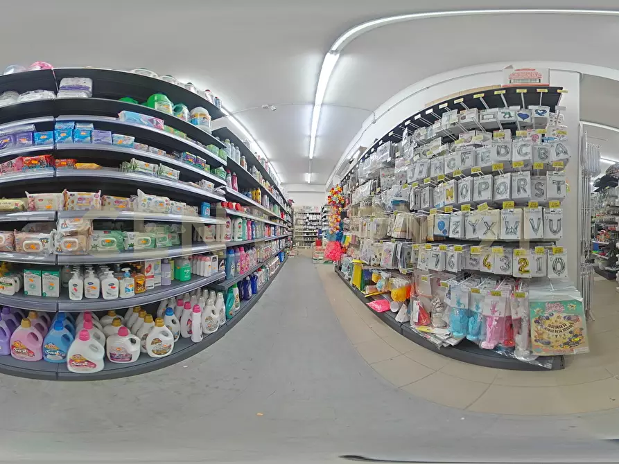 Immagine 35 di Attività commerciale in vendita  in Via Nizzeti 6 a Aci Catena