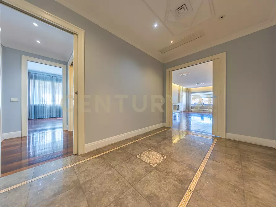 Immagine 2 di Appartamento in vendita  in Via Bevagna 68 a Roma