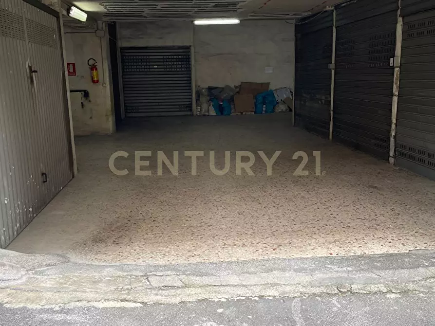 Immagine 2 di Garage in vendita  in Via Caronda 470 a Catania
