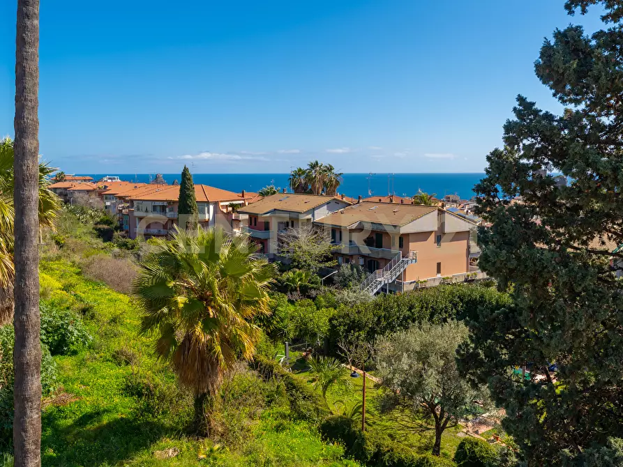 Immagine 64 di Appartamento in vendita  in Via Stazione 12 a Aci Castello