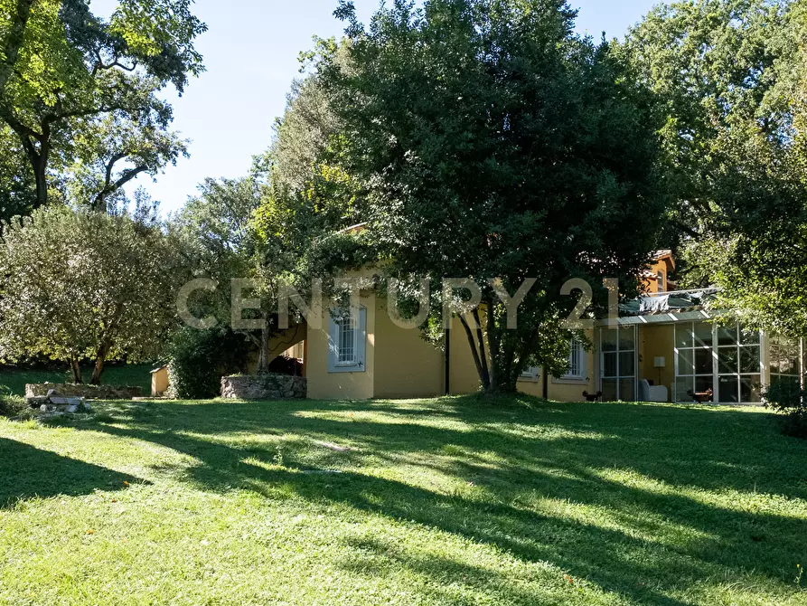 Immagine 2 di Villa in vendita  in Via Cassia 1951 a Roma