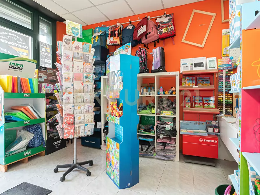 Immagine 4 di Attività commerciale in vendita  in Via Giovanni Guglielmino 62 a Tremestieri Etneo