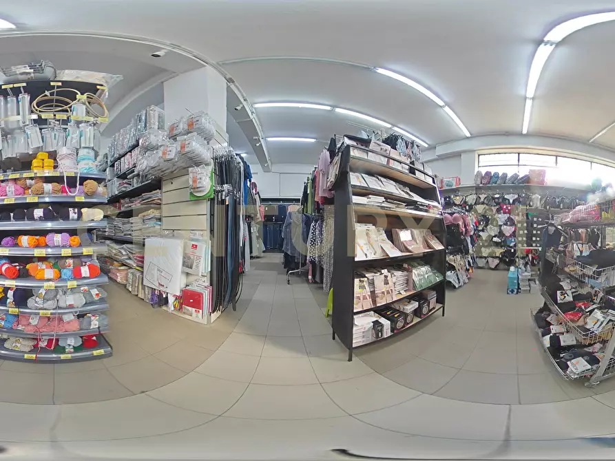 Immagine 34 di Attività commerciale in vendita  in Via Nizzeti 6 a Aci Catena