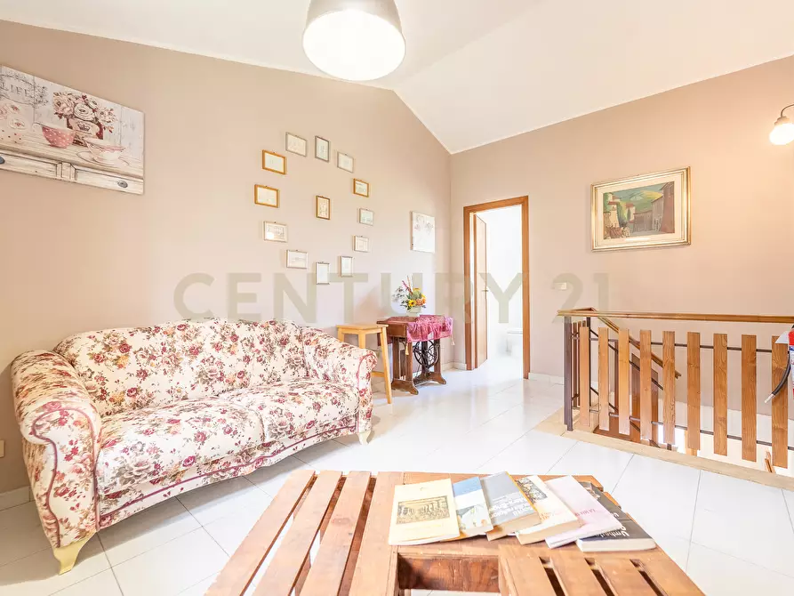 Immagine 1 di Villa in vendita  in Via Colle Sant'Angelo 36 a Serrone