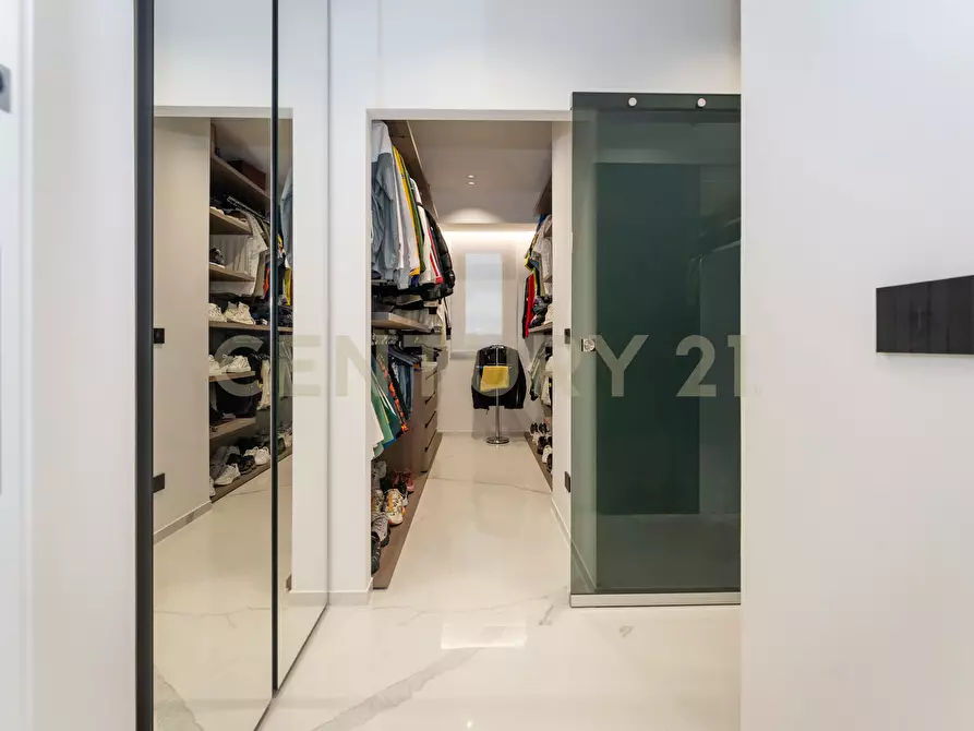 Immagine 72 di Villa in vendita  in Via Sant' Andrea 8 a Catania