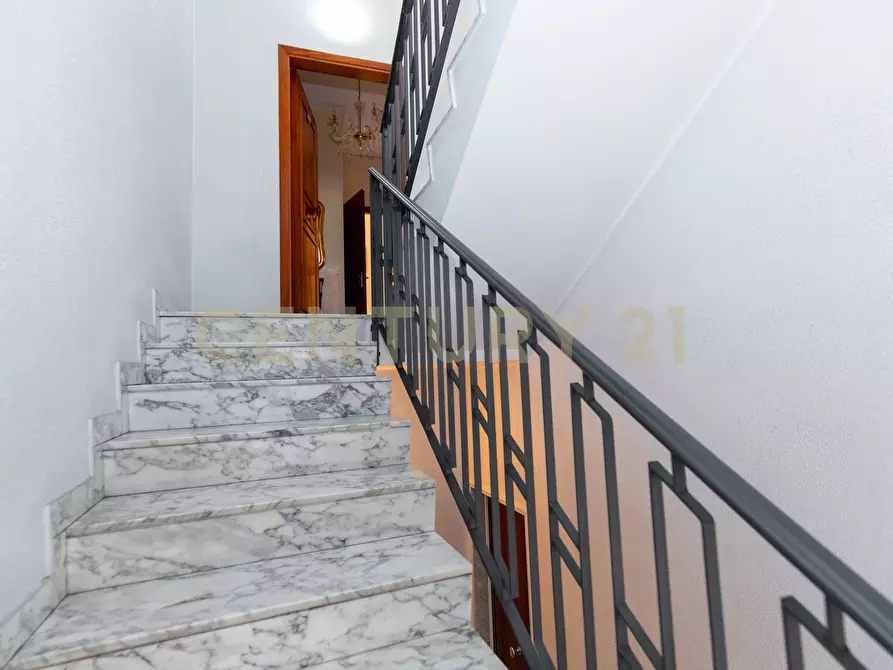 Immagine 24 di Pentalocale in vendita  in Piazza Giovanni Longo 122 a Misterbianco