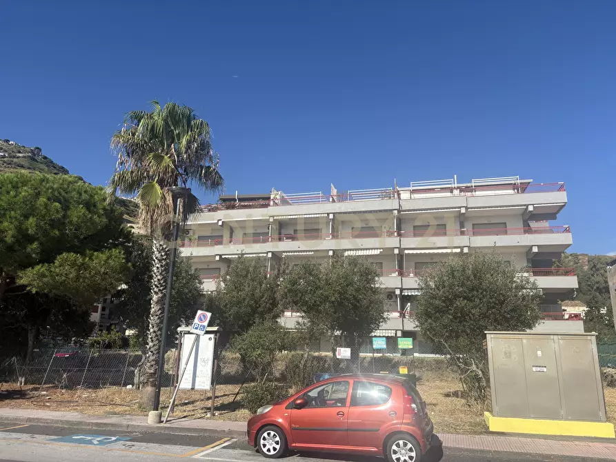 Immagine 3 di Attico in vendita  in Via dei Normanni 2 a Sant'alessio Siculo