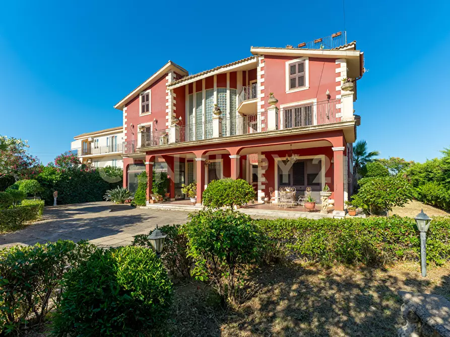 Immagine 1 di Villa in vendita  in Via Ottavia Penna 50 a Caltagirone
